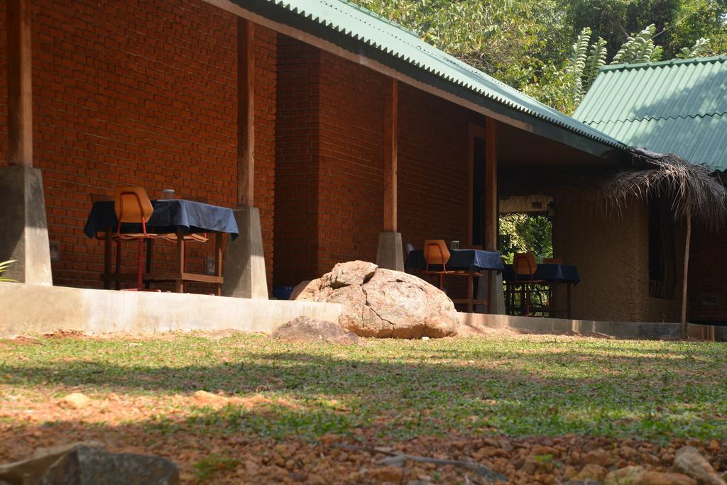 Jungle Beach Hostel Unawatuna Eksteriør billede