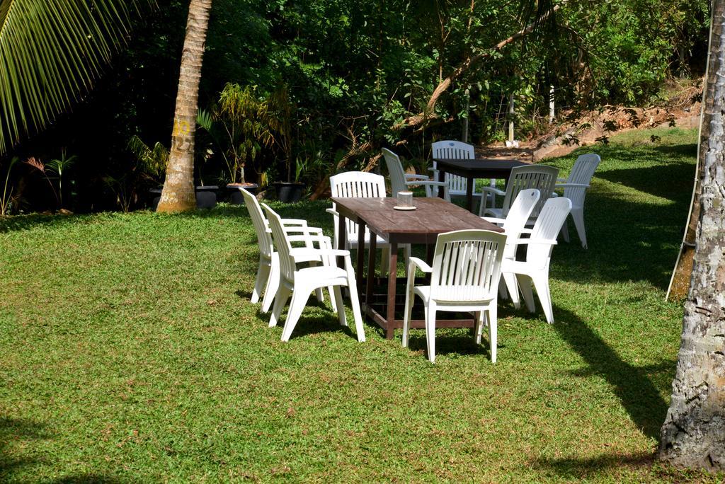 Jungle Beach Hostel Unawatuna Eksteriør billede