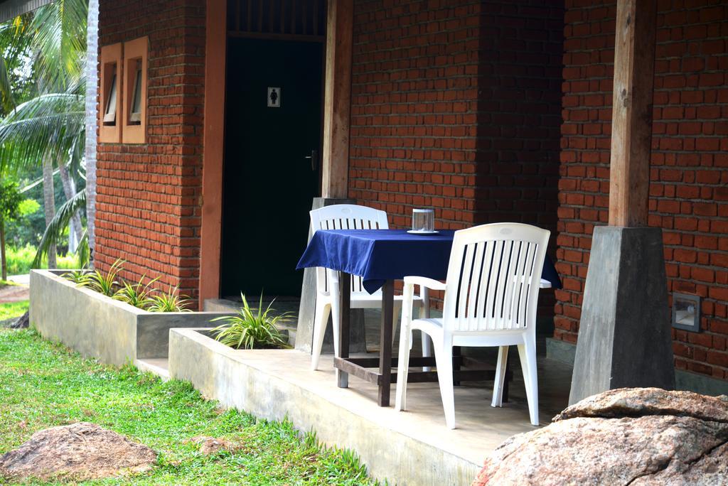 Jungle Beach Hostel Unawatuna Eksteriør billede