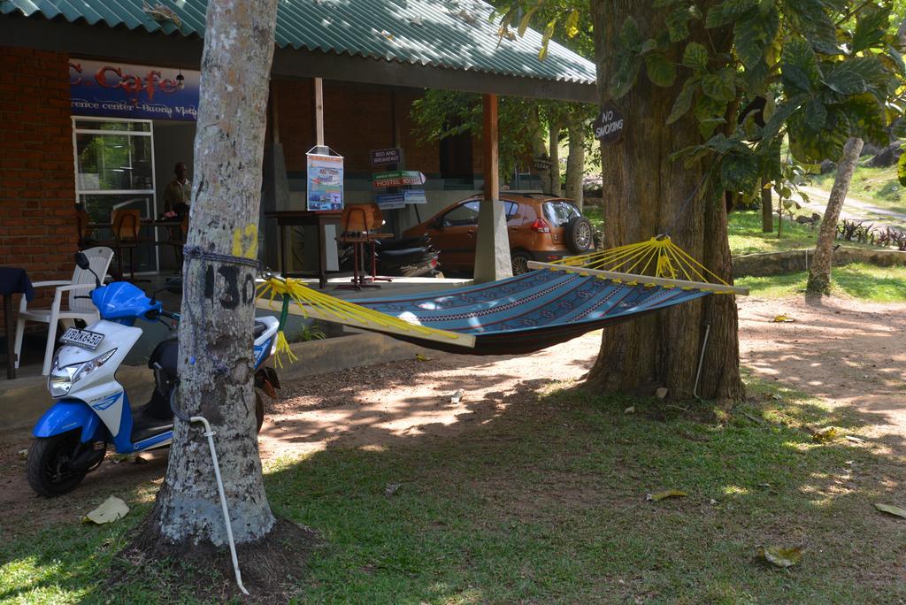 Jungle Beach Hostel Unawatuna Eksteriør billede